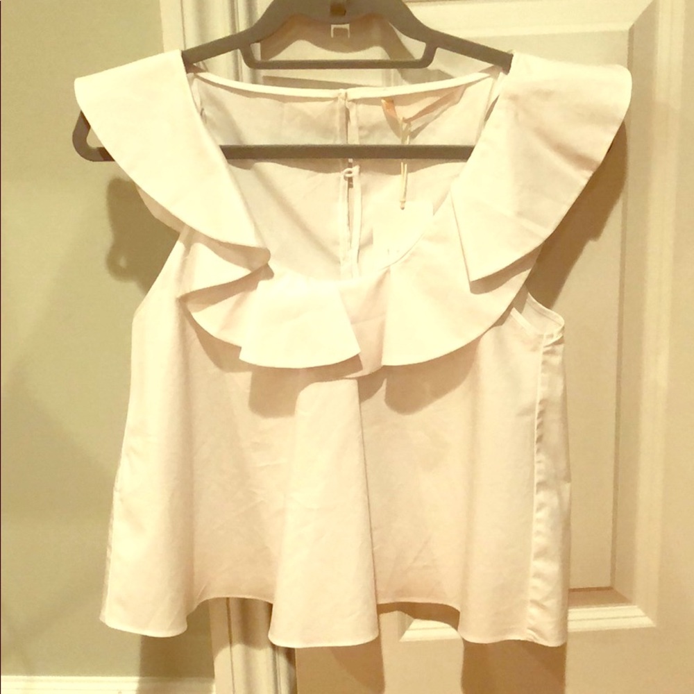 Zara women’s XS white top with ruffled collar NWT